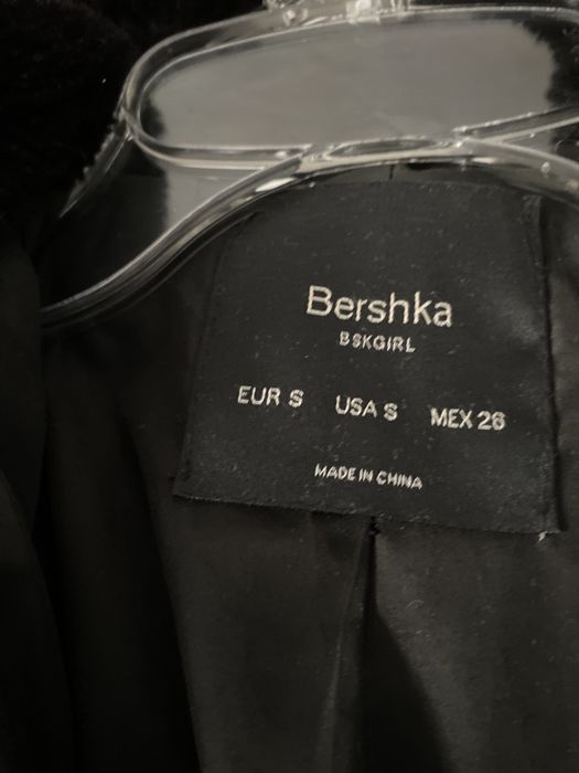 Kurtka bomberka futerko z kapturem r. S Bershka