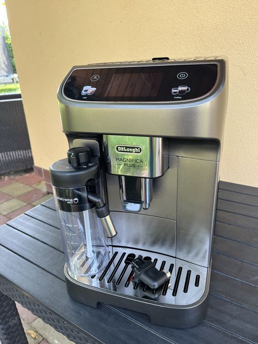 Автоматична кавомашина Delonghi Magnifica Plus із Німеччини гарантія