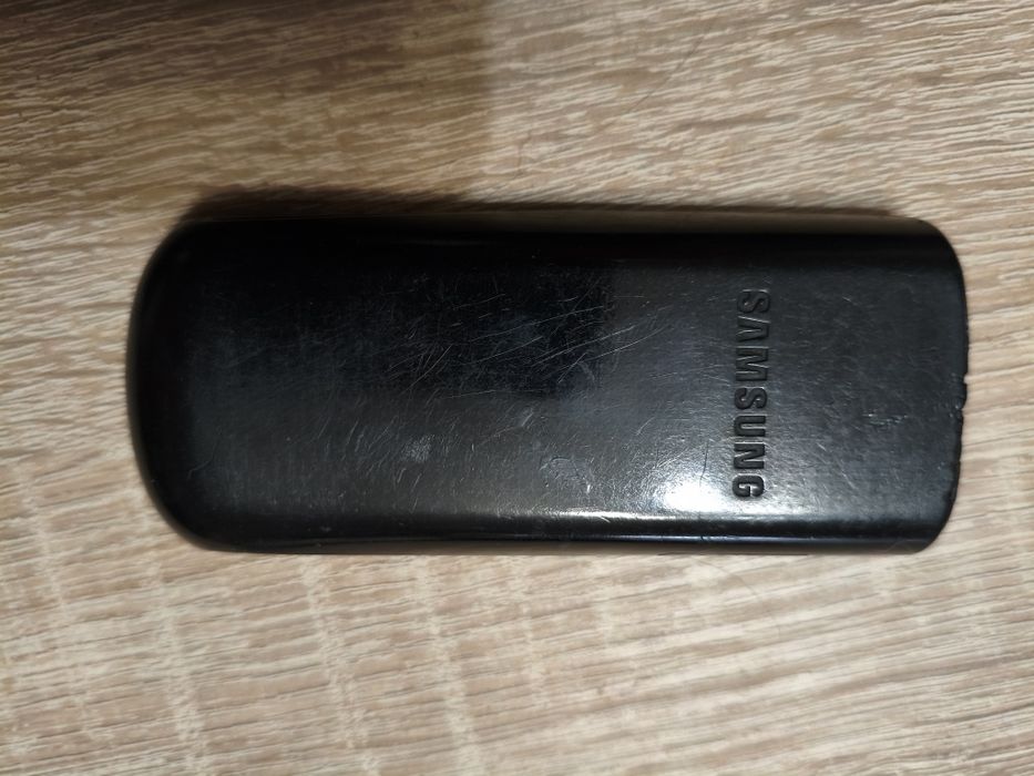 Samsung E1170 Stan bdb z ładowarką