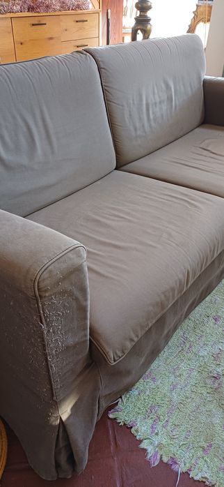 Sofá 2/3 lugares com capas descartáveis