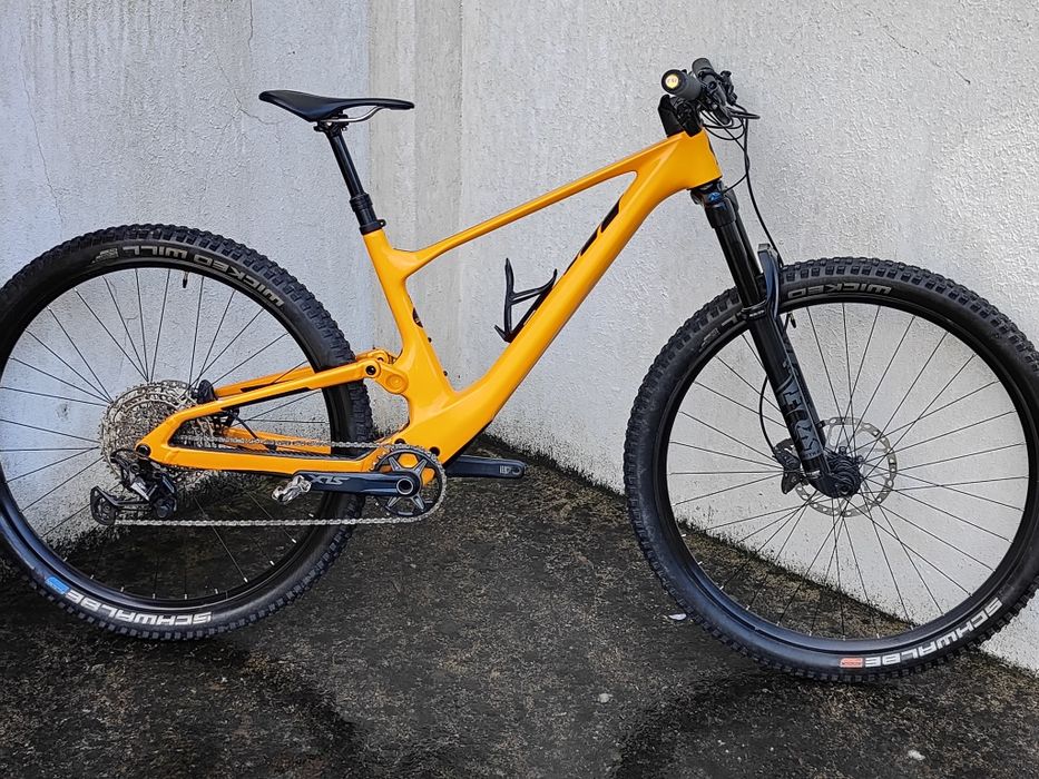 1799€Scott Spark carbono ( aceito retomas)
Tamanho M 
Suspensão e amor