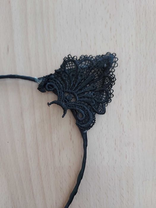 Czarna opaska z uszami, koronką