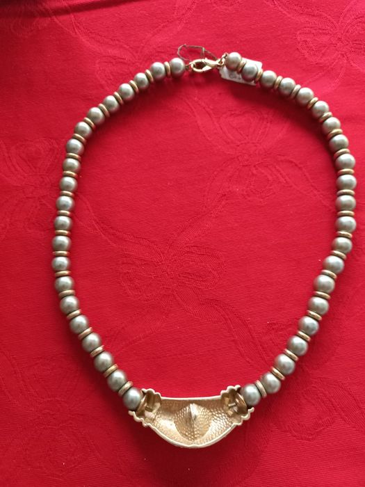 Gargantilha com brilhante em forma de coração  marca Shock