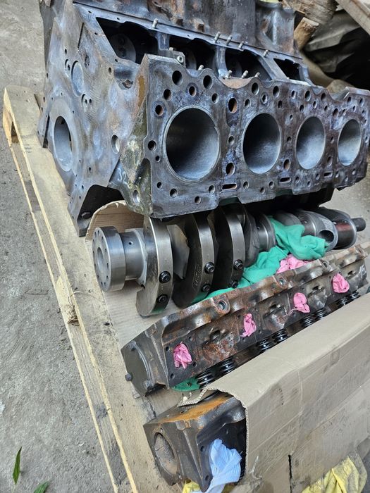 Części silnik Perkins V8 blok wał głowica
