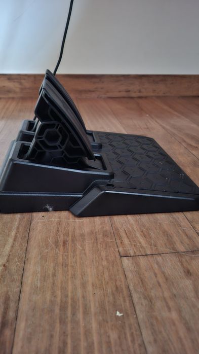 Volante + Pedais Thrustmaster T128 compatível com PC e PlayStation