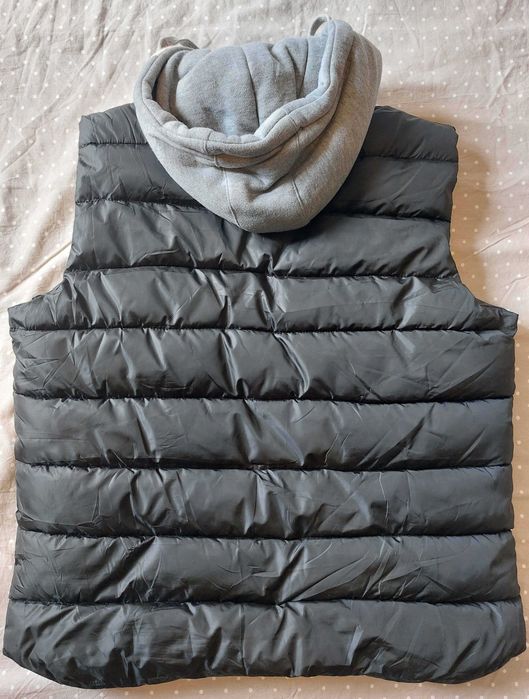 Colete preto c/ carapuço cinza - XL