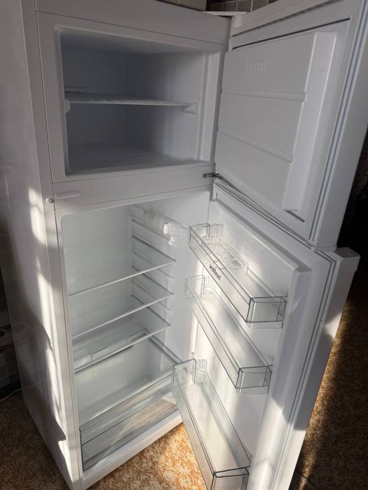 Продам холодильник Vestfrost