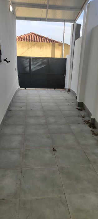 Moradia T3  com renovação integral a estrear, em Campolide, Lisboa