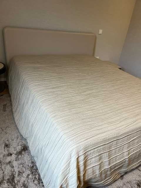 Cama de casal 2m por 1.60m