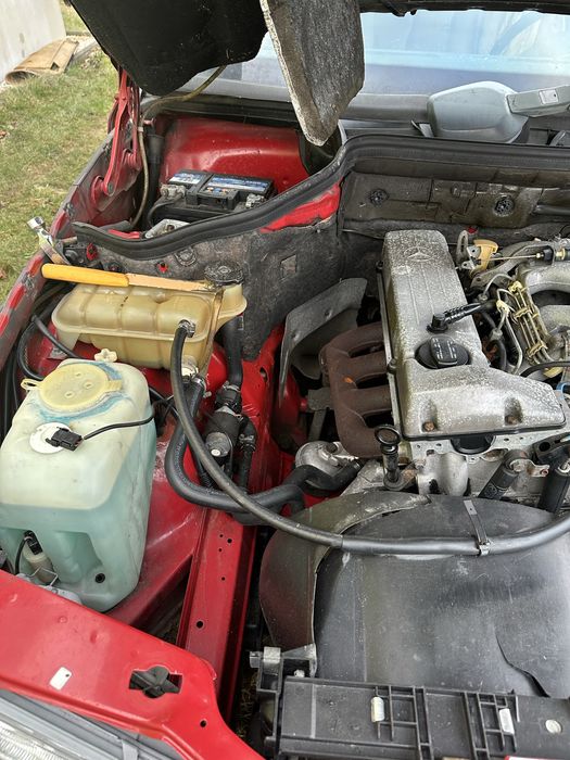 Mercedes benz w 124 sedan