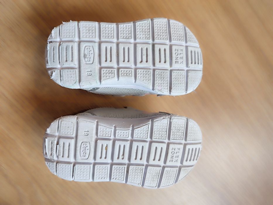 Sapatos Chicco criança tamanho 19
