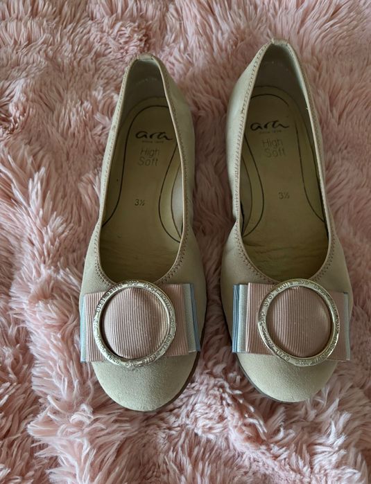 Sabrinas de mulher em pele