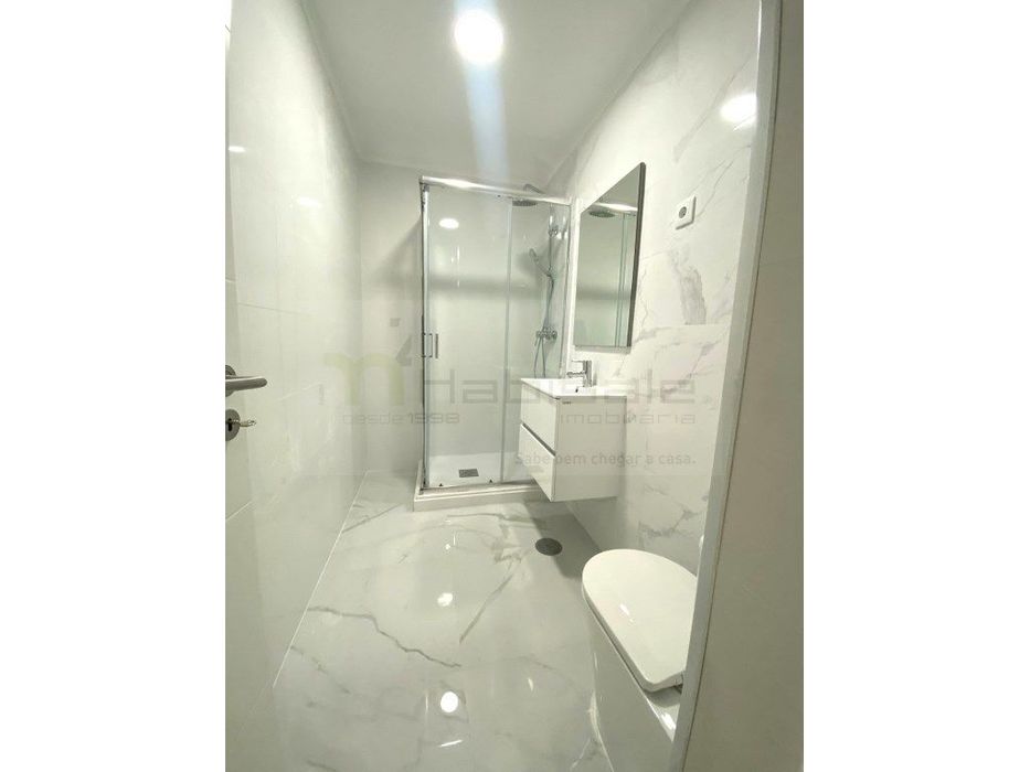 T3 Renovado com Suite | Excelente Localização | Amadora