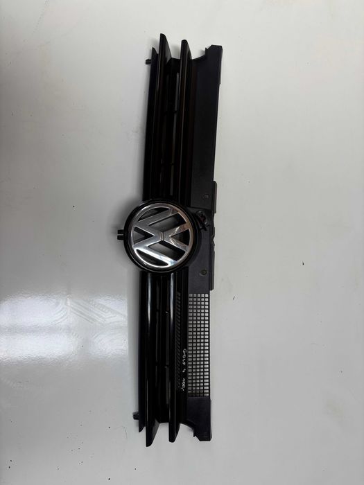 grill/atrapa volkswagen golf 4