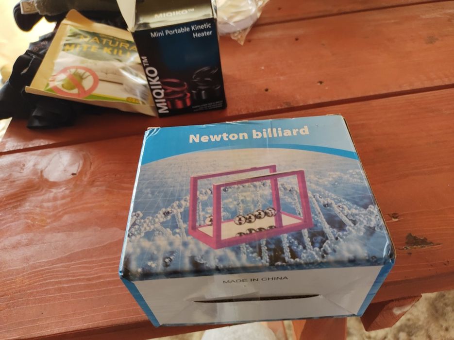 Lustrzane wahadło newtona kołyska