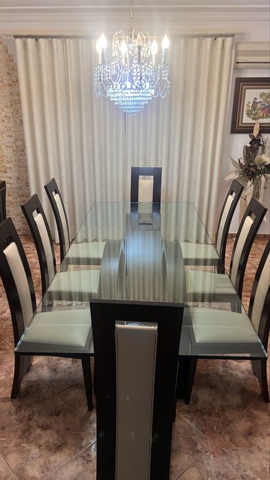 Cadeiras + Mesa em vidro para Sala de Jantar