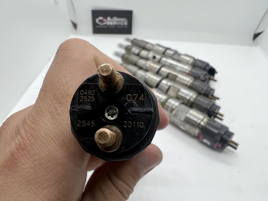 Форсунка 04902525, 4902525, 7421006073, 21006084 DEUTZ Renault Volvo