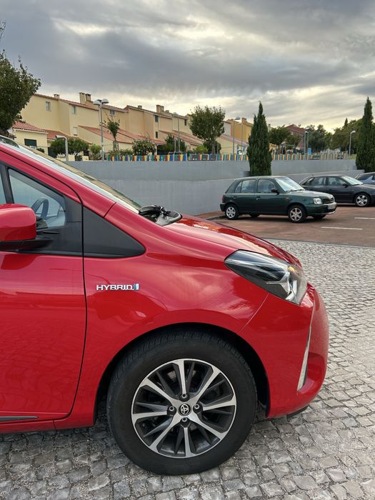 Toyota Yaris Y20 Club Hybrid | Automático | GPS | Câmara | Bancos Aquecidos