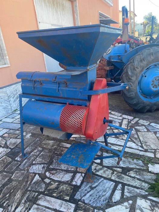 Descarolador de milho usado para trator