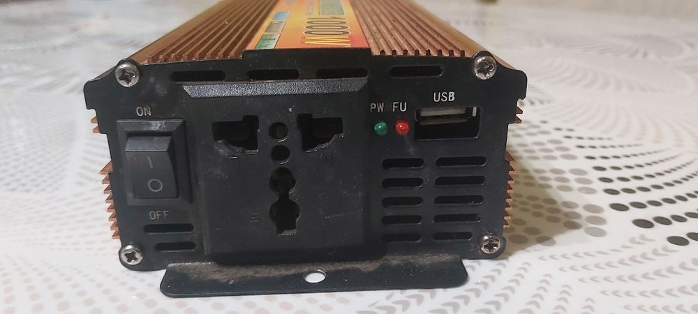 Інвертор UKC-SSK 12-220