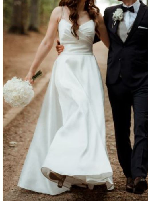 Suknia ślubna klasyczna gładka