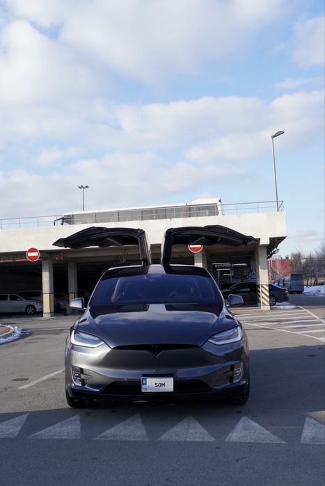 Tesla model X 2019
