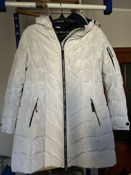 Продам женский пуховик