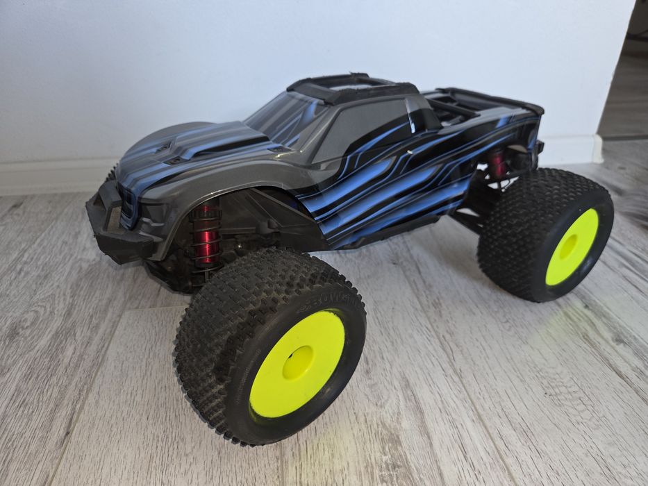 Model rc Traxxas maxx 1:10,hpi,losi,kyosho,tamiya,reely