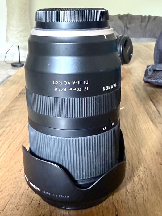 * TAMRON para Fujifilm 17-70mm f/2.8 Di III-A VC RXD