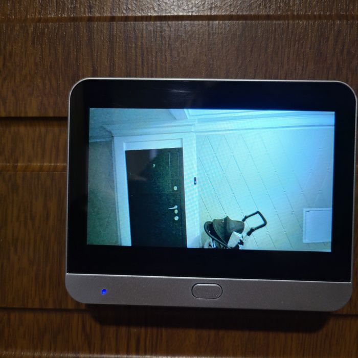 "Глазок" в двері, система безпеки та відеонагляду