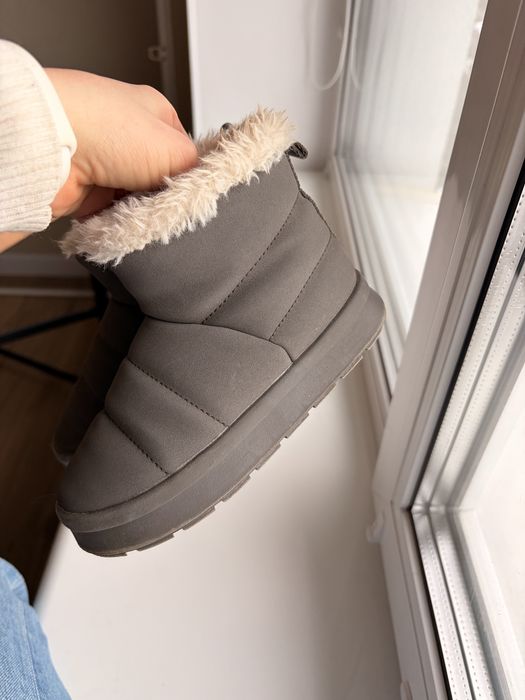 Чобітки дитячі 27 розмір Zara