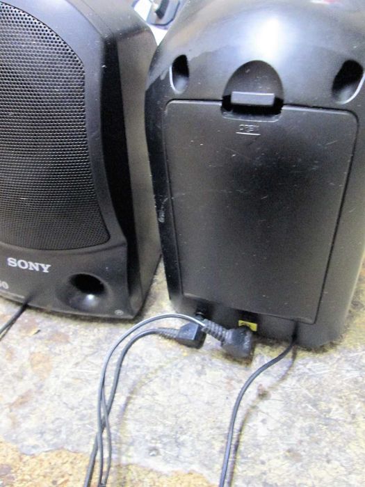 Colunas amplificadas (ativas/passivas, pilhas/corrente) SONY