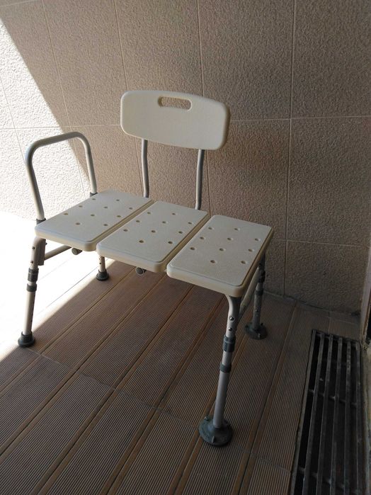 Cadeira para banheira com grandes dimensões
