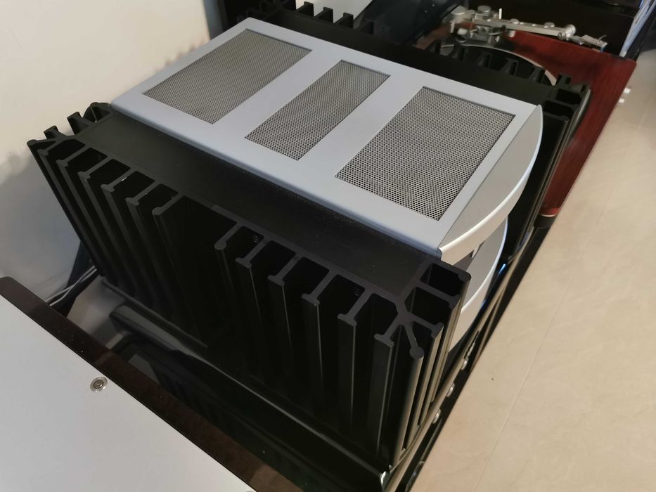 Wzmacniacz Mark Levinson No 335 Madrigal Audio Labolatories