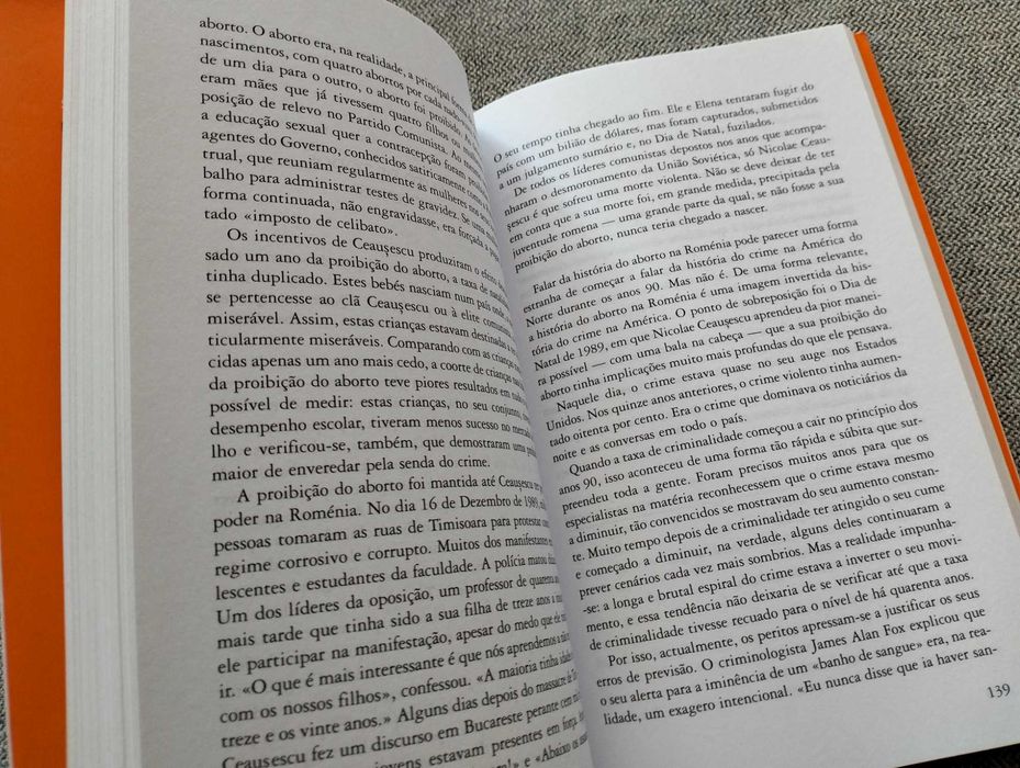 Livro "Freakonomics" de Steven D. Levitt & Stephen J. Dubner