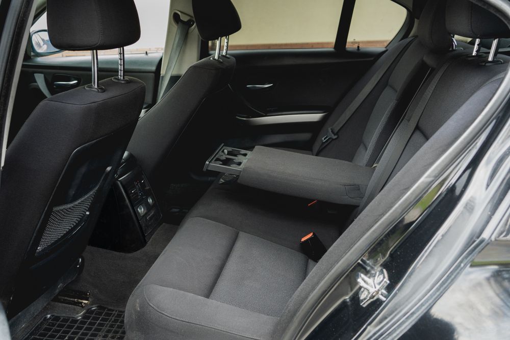 BMW E90 320i zadbana