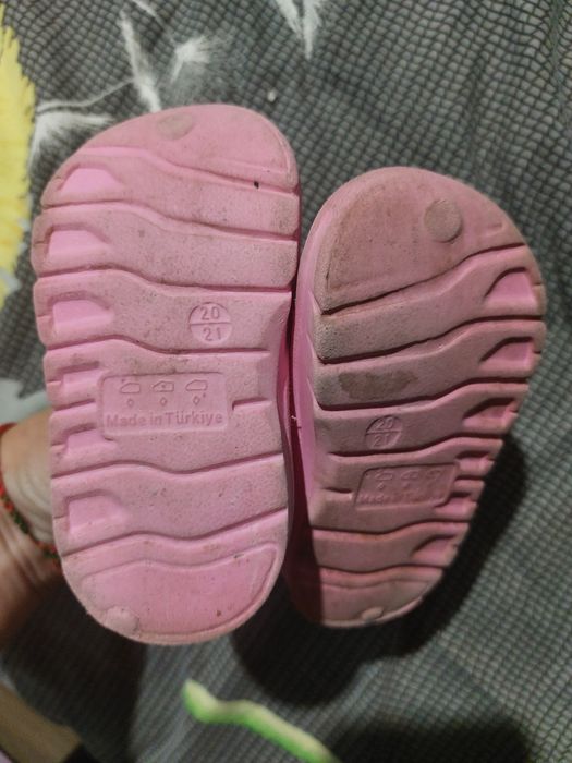 Босоножки, кроксы, сандалии на девочку