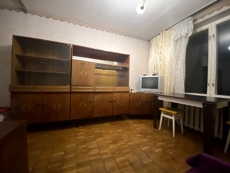 М. Дорогожичі, Іллєнка 89, 1 кімнатна біля метро