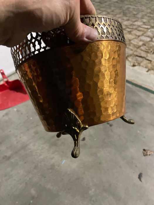 Recipiente latão antigo para vaso_dix
