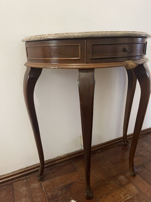 Móvel de madeira de apoio