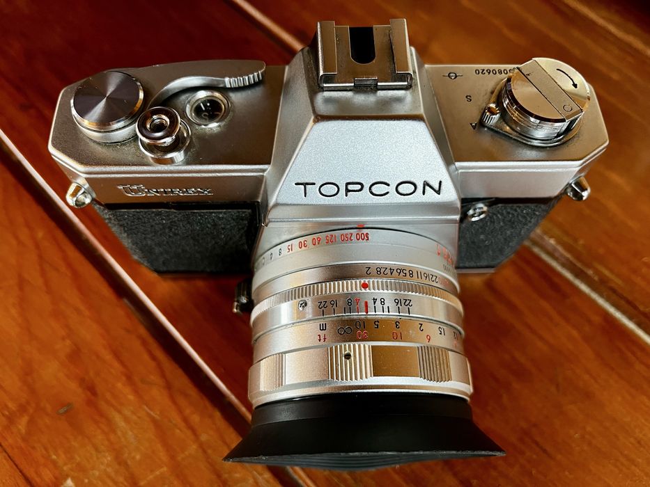 Antiga maquina fotografica TOPCON