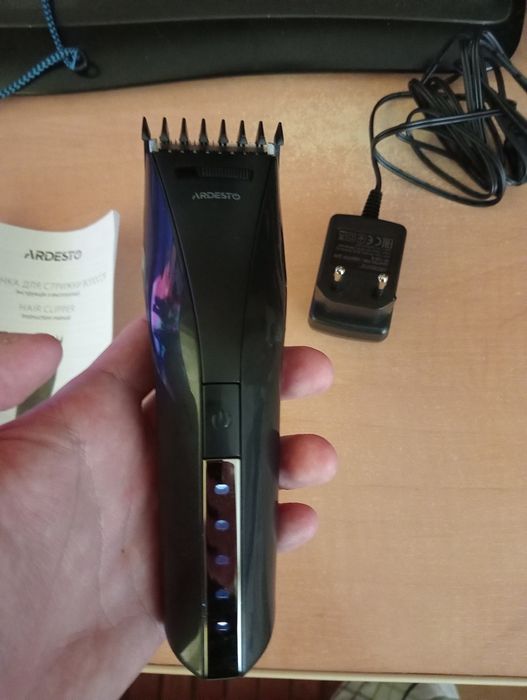 Машинки для стрижки волосся ARDESTO HC-Y20-B і HC-Y10-B