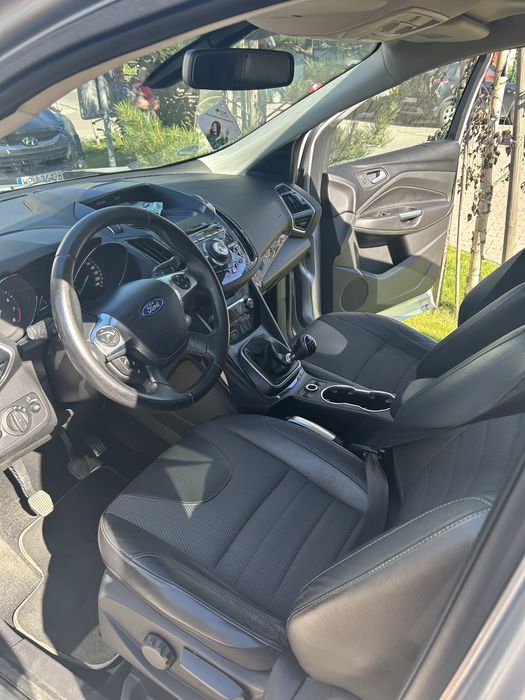 Ford Kuga 2013 r