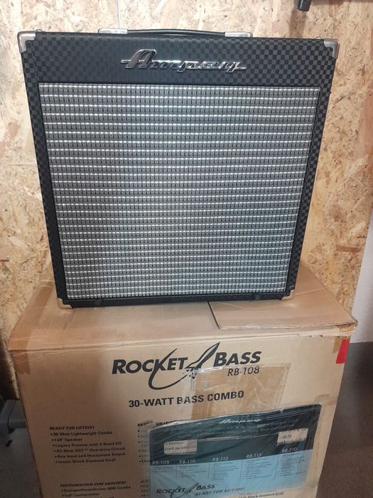 Yamaha + Ampeg + Case