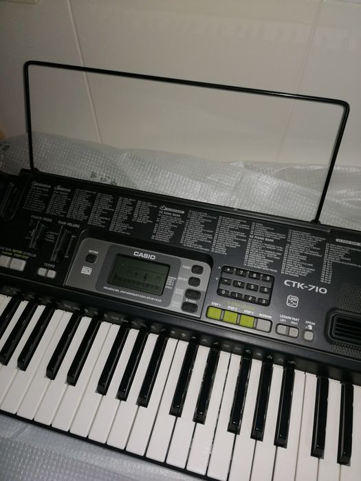 Piano CASIO CTK 710