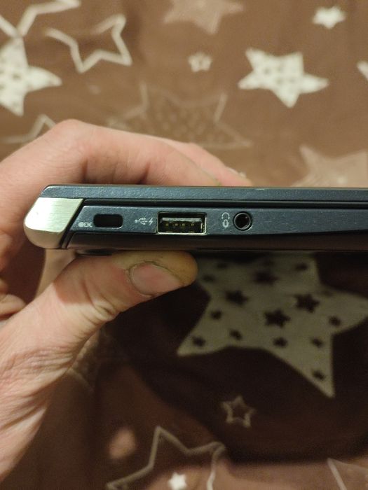 Продам сенсорний ноутбук toshiba tecra x40-e