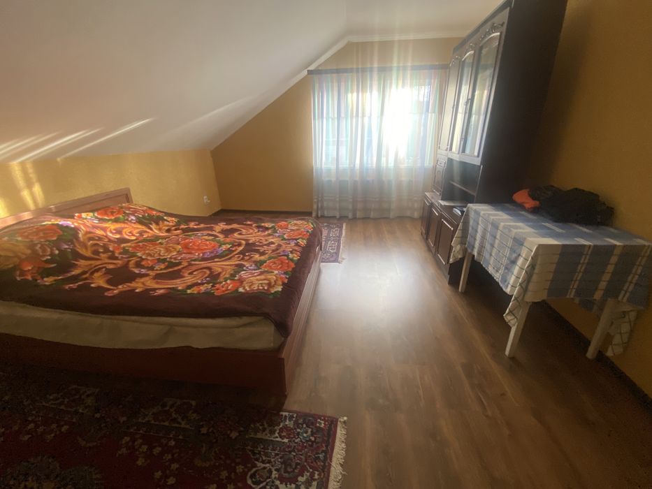 Окремий будинок в Бучі з ремонтом, меблями і технікою