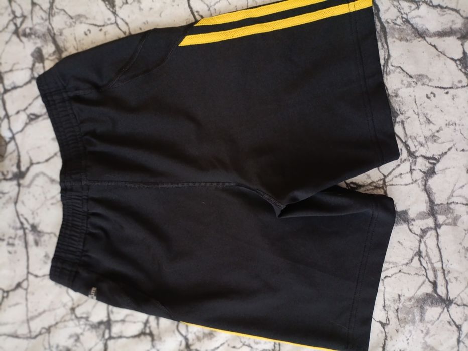 Жіночі шорти Adidas