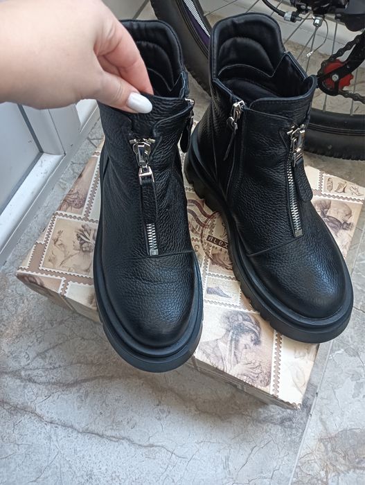 Женские кожаные ботинки