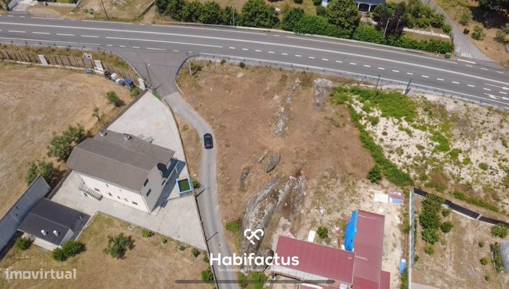 Terreno Urbano para construção com 1000 m2 para venda em Viseu
